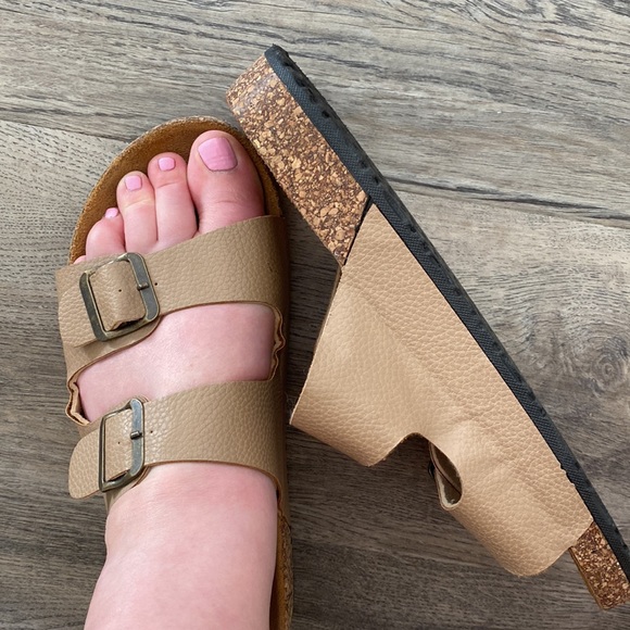 Maurice’s size 10 women double strap cream sandal cork base footbed comfy - Picture 6 of 6